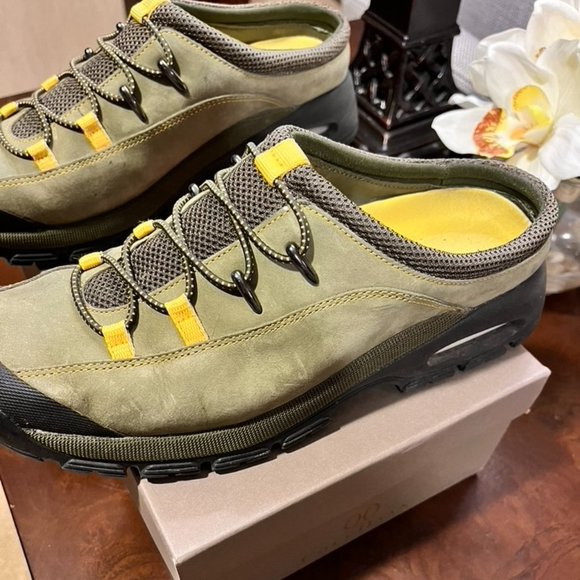 Cole Haan Nike Air Salem Clog - Picture 3 of 13